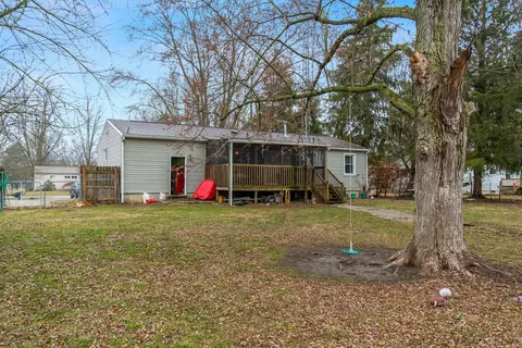 Exterior - 3076 Schell Dr, Marion, OH 43302 photo 6 of 7