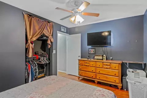 Bedroom - 3076 Schell Dr, Marion, OH 43302 photo 3 of 5