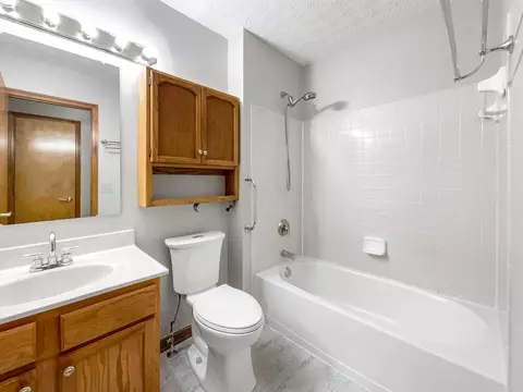 Bath - 9320 Wingate Pl, Orient, OH 43146 photo 2 of 3