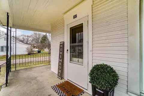 Exterior - 287 E Pleasant St, Catawba, OH 43010 photo 5 of 12