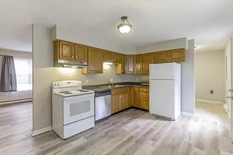 Kitchen - 372 Meadow Dr, Circleville, OH 43113 photo 2 of 3