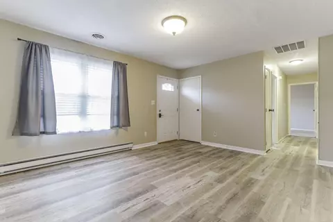 Bedroom - 372 Meadow Dr, Circleville, OH 43113 photo 1 of 2