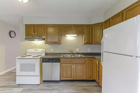 Kitchen - 372 Meadow Dr, Circleville, OH 43113 photo 3 of 3