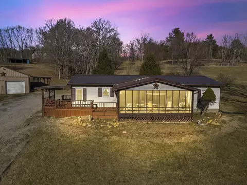 37212 Price Rd, Logan, OH 43138