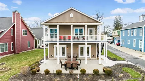 181 Lakeview Dr, Buckeye Lake, OH 43008