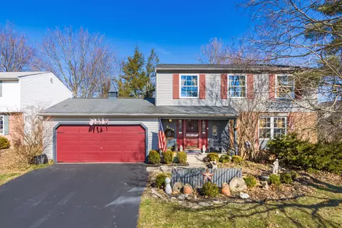 2174 Smoky View Blvd, Powell, OH 43065
