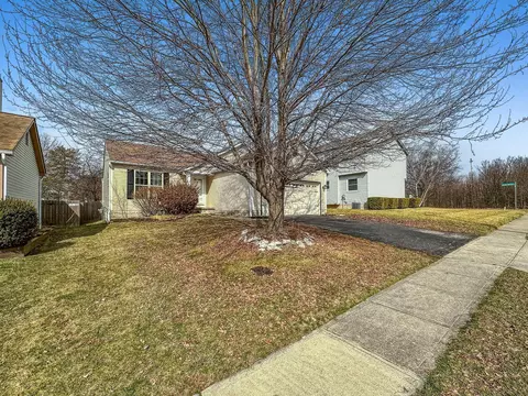 7474 Brown Deer Dr, Pickerington, OH 43147