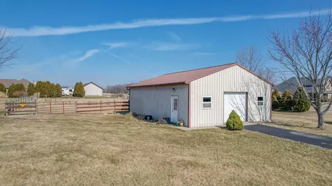 Exterior - 3950 Miller Rd, Springfield, OH 45502 photo 14 of 24