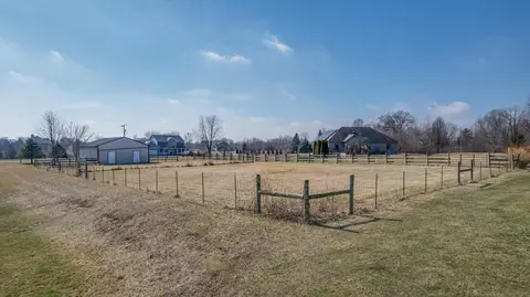 Exterior - 3950 Miller Rd, Springfield, OH 45502 photo 17 of 24