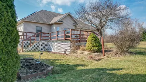 Exterior - 3950 Miller Rd, Springfield, OH 45502 photo 10 of 24