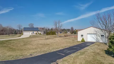 Exterior - 3950 Miller Rd, Springfield, OH 45502 photo 3 of 24