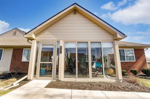 8431 Taylor Chase Dr, Reynoldsburg, OH 43068