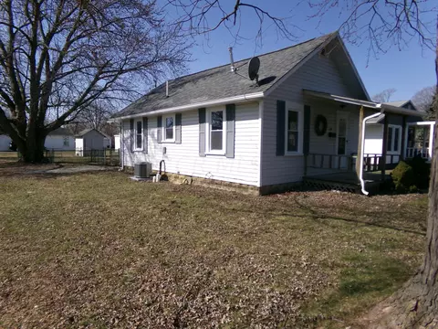 1127 S Main St, Washington Court House, OH 43160