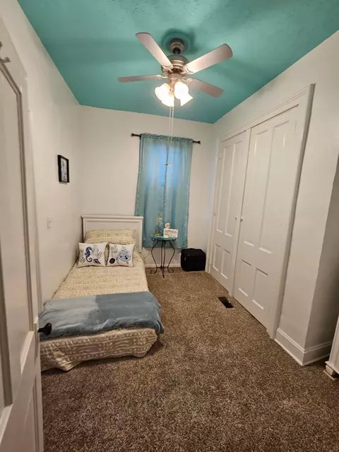 Bedroom - 607 E Mound St, Circleville, OH 43113 photo 2 of 8
