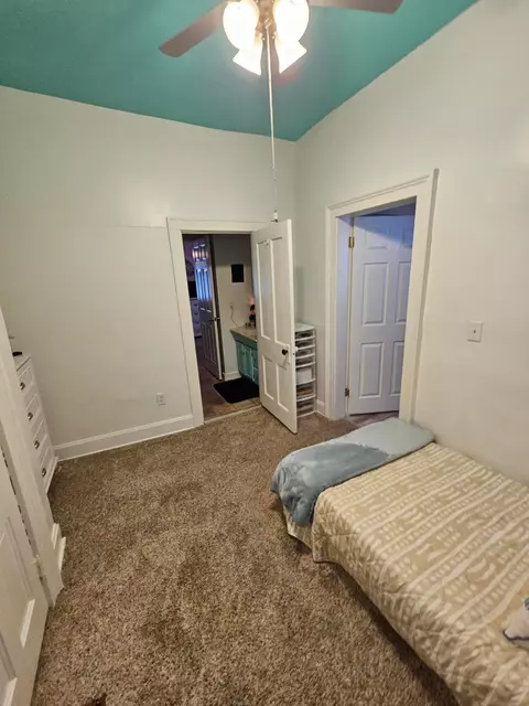 Bedroom - 607 E Mound St, Circleville, OH 43113 photo 3 of 8