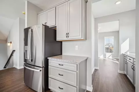 Kitchen - 3336 Logsdon Loop, Delaware, OH 43015 photo 5 of 6