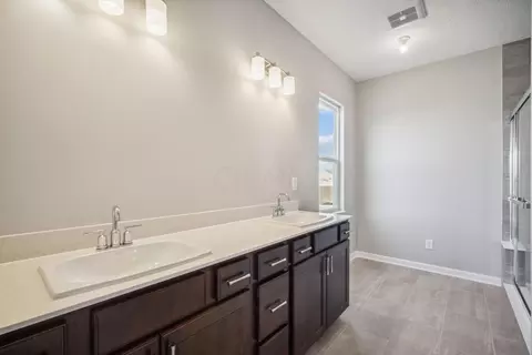 Bath - 3336 Logsdon Loop, Delaware, OH 43015 photo 4 of 5