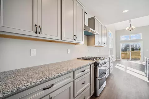 Kitchen - 3336 Logsdon Loop, Delaware, OH 43015 photo 4 of 6