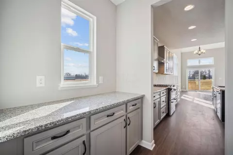 Kitchen - 3336 Logsdon Loop, Delaware, OH 43015 photo 6 of 6