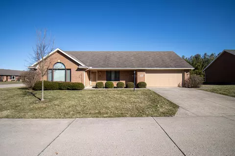 5690 Fox Ridge Dr, Springfield, OH 45503