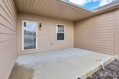 Exterior - 21 Claire Ct, Circleville, OH 43113 photo 6 of 7