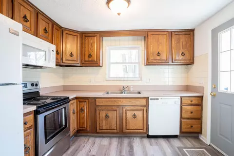 Kitchen - 11279 Ballah Rd, Orient, OH 43146 photo 1 of 3
