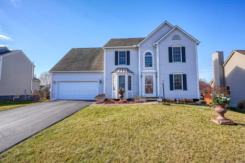 857 Delong St, Pickerington, OH 43147