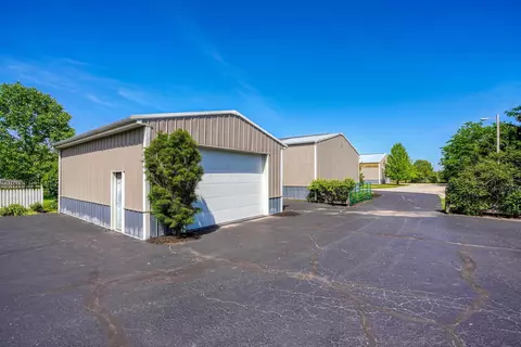 Exterior - 2818 Bean Oller Rd, Delaware, OH 43015 photo 10 of 31