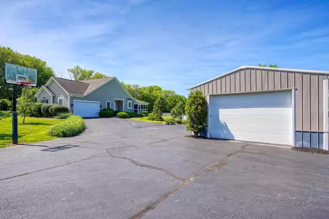 Exterior - 2818 Bean Oller Rd, Delaware, OH 43015 photo 11 of 31