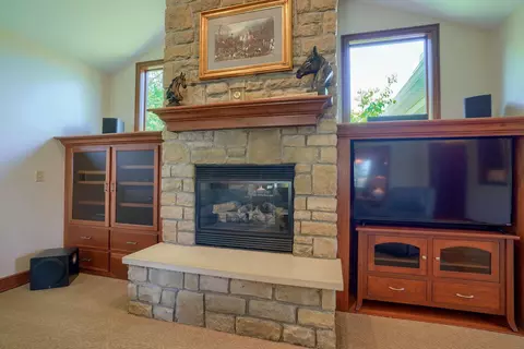 Living - 2818 Bean Oller Rd, Delaware, OH 43015 photo 2 of 8