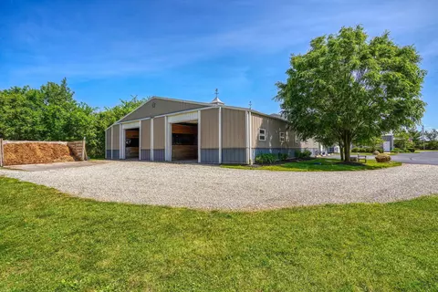Exterior - 2818 Bean Oller Rd, Delaware, OH 43015 photo 25 of 31