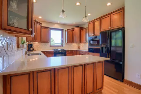 Kitchen - 2818 Bean Oller Rd, Delaware, OH 43015 photo 4 of 8