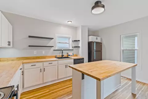 Kitchen - 880 Bennett St, Marion, OH 43302 photo 3 of 3