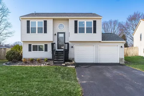 4151 Crosspointe Dr, Columbus, OH 43207
