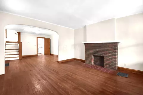 Living - 419-421 E Maynard Ave, Columbus, OH 43202 photo 1 of 2