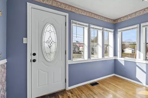 Entry Way - 114 Highland Ave, Circleville, OH 43113 photo 1 of 2