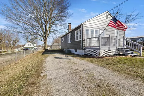 Exterior - 114 Highland Ave, Circleville, OH 43113 photo 2 of 5