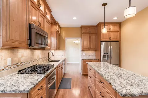Kitchen - 7615 Windsor Dr, Dublin, OH 43016 photo 2 of 8