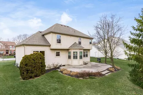 Exterior - 7615 Windsor Dr, Dublin, OH 43016 photo 7 of 11
