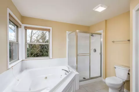 Bath - 7615 Windsor Dr, Dublin, OH 43016 photo 5 of 7