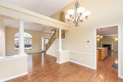 Living - 7615 Windsor Dr, Dublin, OH 43016 photo 6 of 8