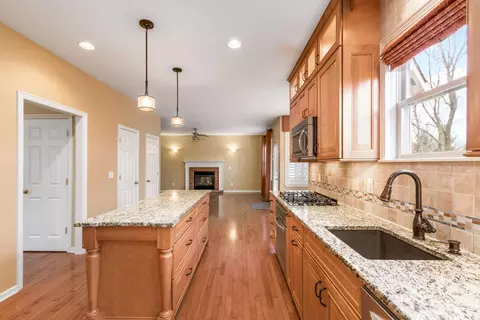 Kitchen - 7615 Windsor Dr, Dublin, OH 43016 photo 5 of 8