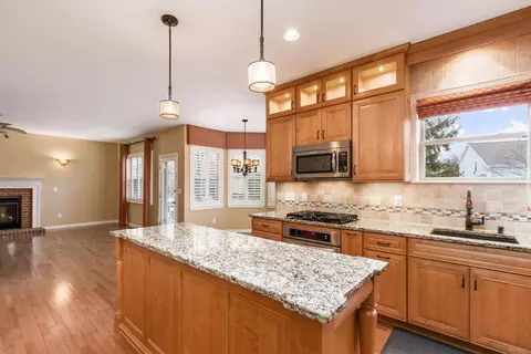 Kitchen - 7615 Windsor Dr, Dublin, OH 43016 photo 4 of 8