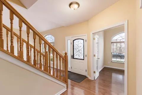 Entry Way - 7615 Windsor Dr, Dublin, OH 43016 photo 2 of 3