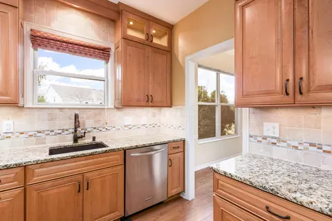 Kitchen - 7615 Windsor Dr, Dublin, OH 43016 photo 6 of 8