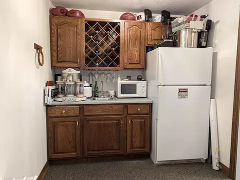Kitchen - 3092 Wyandot Dr, Springfield, OH 45502 photo 1 of 1