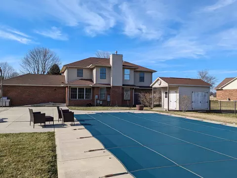 Exterior - 3092 Wyandot Dr, Springfield, OH 45502 photo 5 of 7
