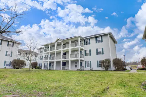15 S Shafer St #2102, Athens, OH 45701