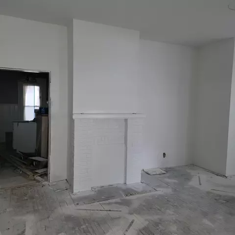 Bath - 425 E Main St, Newark, OH 43055 photo 1 of 1