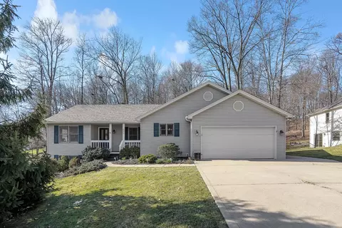 636 Alpine Cir, Heath, OH 43056